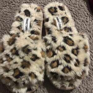 Minnetonka Furry Leopard Print Sandals NEW SIze 2